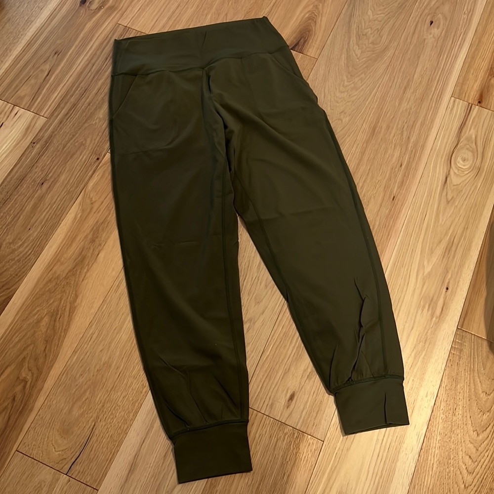 XL green colorfulkoala joggers